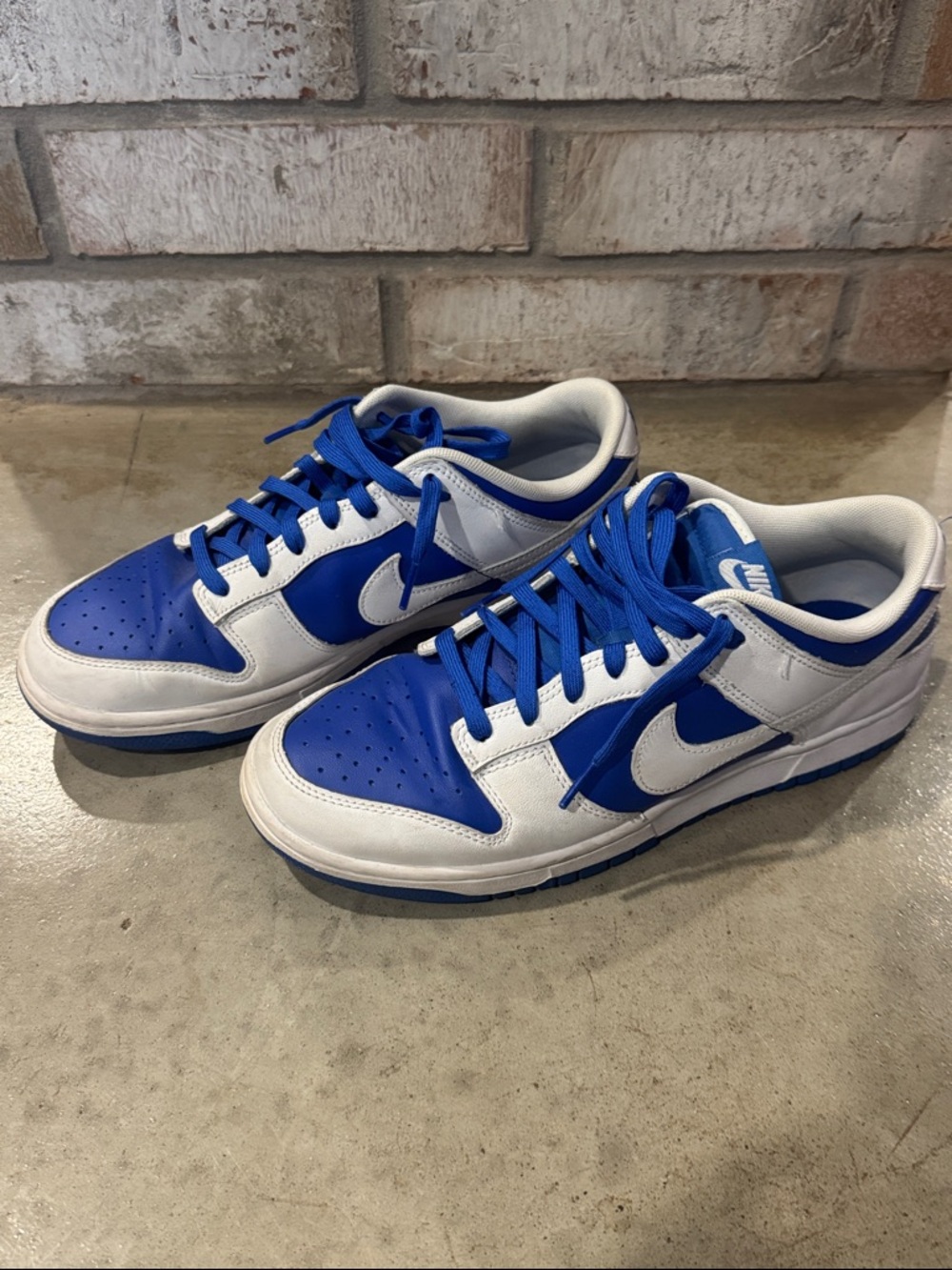 Nike Low-Top Sneakers in Blue and White